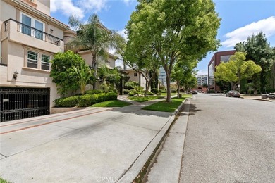 Prime location in Glendale! Beautiful and spacious TownHouse - photo 46