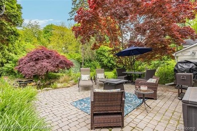 Beautifully updated 3-bedroom, 3 full bath ranch situated on a - photo 50