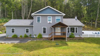 Lake Wallenpaupack Home For Sale in Paupack Pennsylvania