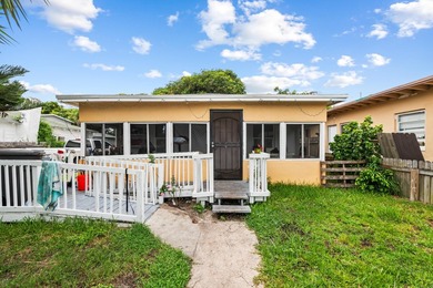 Discover this charming 3-bedroom, 1-bathroom single-family - photo 3