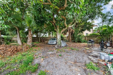 Discover this charming 3-bedroom, 1-bathroom single-family - photo 5