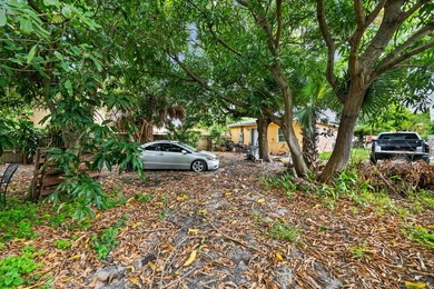 Discover this charming 3-bedroom, 1-bathroom single-family - photo 6