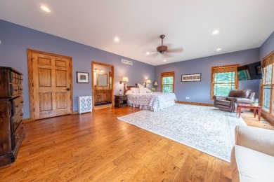 Stunning Lakefront Manor with 3 Large Bedroom Suites! - photo 18