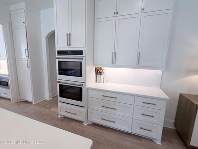 Stunning home with scenic views of 18th hole on Reunion's - photo 19