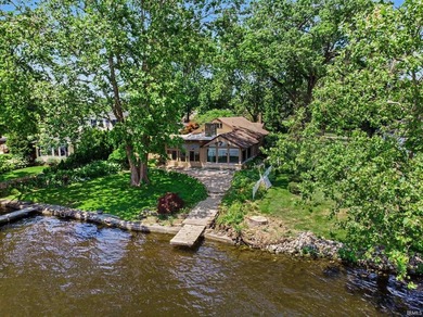 Welcome to this beautifully maintained 3-bedroom riverfront home - photo 22
