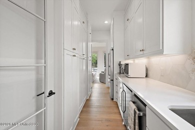 Stunning home with scenic views of 18th hole on Reunion's - photo 34