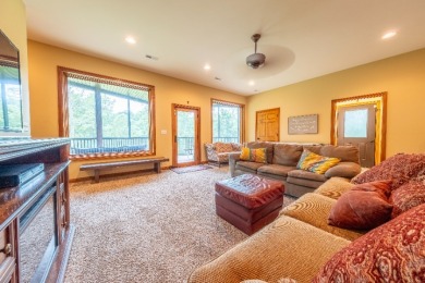Stunning Lakefront Manor with 3 Large Bedroom Suites! - photo 22