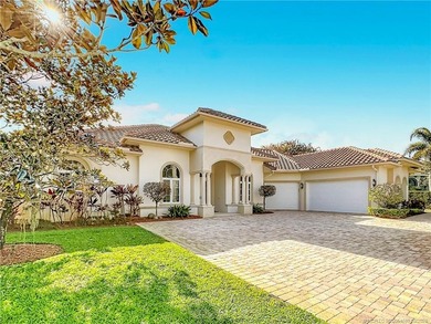 Hobe Sound Golf Club *Hidden Gem* on 8th Fairway. Rare 4BR/4BA - photo 2