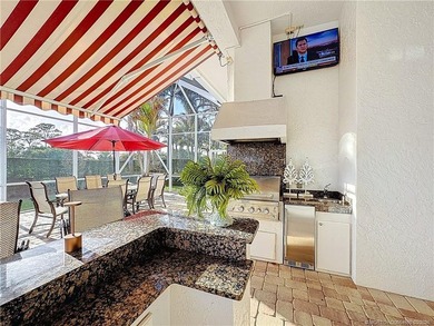 Hobe Sound Golf Club *Hidden Gem* on 8th Fairway. Rare 4BR/4BA - photo 6