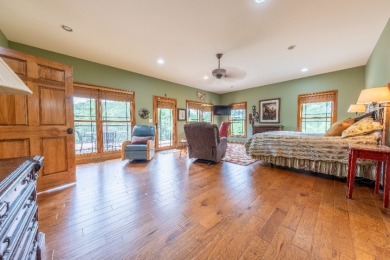 Stunning Lakefront Manor with 3 Large Bedroom Suites! - photo 16