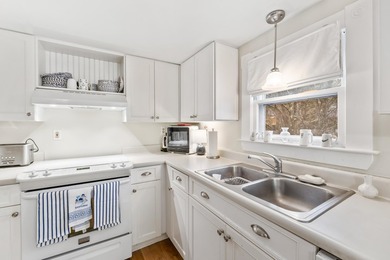Welcome to 589 York Street #6, located in York Harbor. This - photo 10