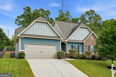Welcome to this beautiful home located in the prestigious Mirror - photo 2
