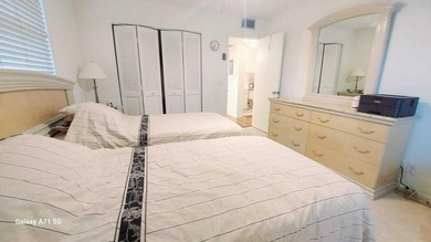 Welcome to this charming, BRIGHT CORNER, neat, two-bedroom - photo 12