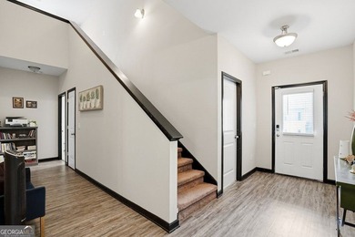 Welcome to this beautiful home located in the prestigious Mirror - photo 6