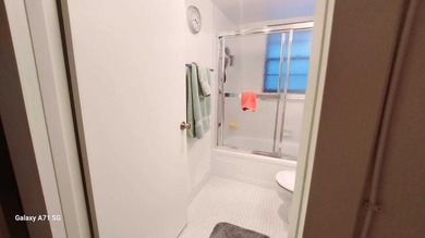 Welcome to this charming, BRIGHT CORNER, neat, two-bedroom - photo 18