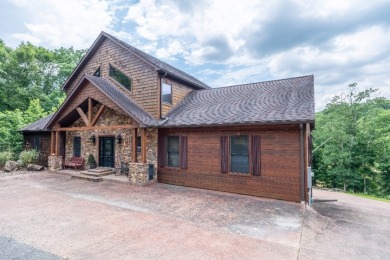 Stunning Lakefront Manor with 3 Large Bedroom Suites! - photo 39