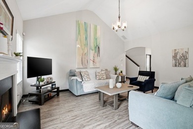 Welcome to this beautiful home located in the prestigious Mirror - photo 9