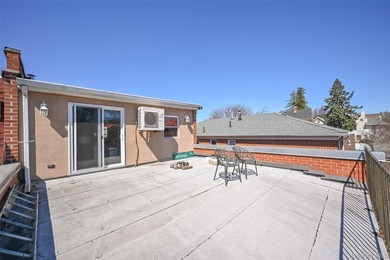 Turn-key brick 2-family in prime Bayside! Great investment - photo 19