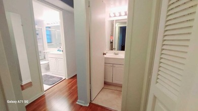 Welcome to this charming, BRIGHT CORNER, neat, two-bedroom - photo 19