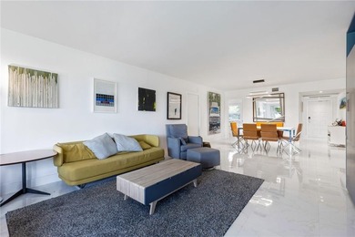 This beautiful and bright all remodeled apartment offer 3