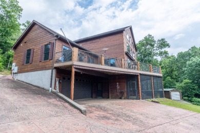 Stunning Lakefront Manor with 3 Large Bedroom Suites! - photo 40
