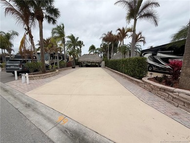 Gorgeous RV lot located in a gated, luxury Class A-only - photo 1