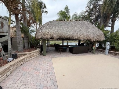 Gorgeous RV lot located in a gated, luxury Class A-only - photo 5