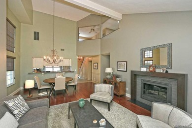 WELCOME TO THIS STUNNING AND SPACIOUS END UNIT TOWNHOUSE - photo 12