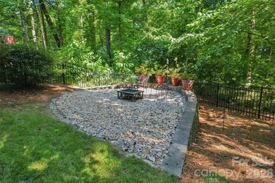 A GEM in the heart of the highly sought-after golf course - photo 14