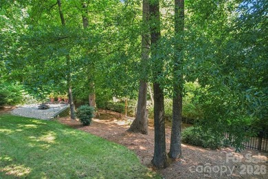 A GEM in the heart of the highly sought-after golf course - photo 15