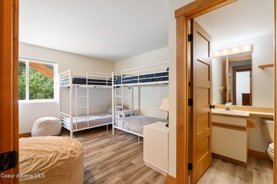 Experience true ski-in/ski-out living at Schweitzer Mountain - photo 26