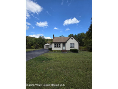 Lake Home ActiveUnderContr in Saugerties, New York