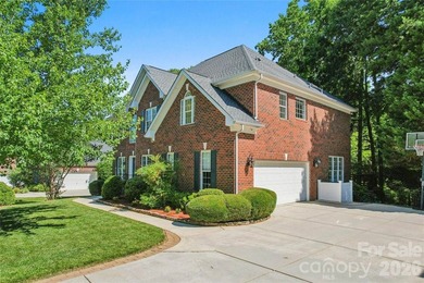 A GEM in the heart of the highly sought-after golf course - photo 42