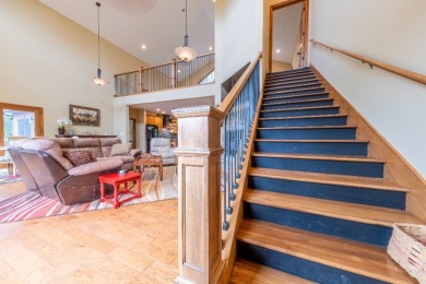 Stunning Lakefront Manor with 3 Large Bedroom Suites! - photo 11
