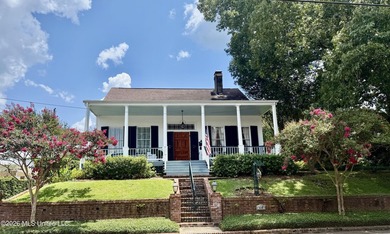 STEP INTO A PIECE OF NATCHEZ HISTORY WITH THE BREATHTAKING OAK - photo 1