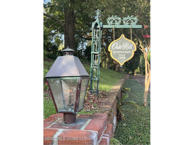 STEP INTO A PIECE OF NATCHEZ HISTORY WITH THE BREATHTAKING OAK - photo 3