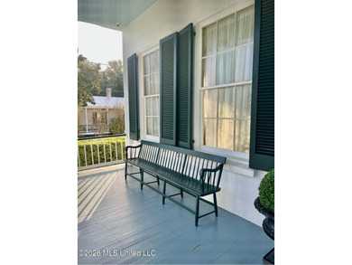 STEP INTO A PIECE OF NATCHEZ HISTORY WITH THE BREATHTAKING OAK - photo 5
