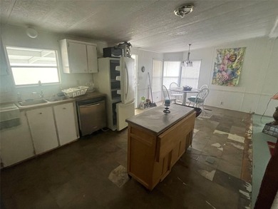 True handyman - but, ready to make it your own - - 2/2 double - photo 6