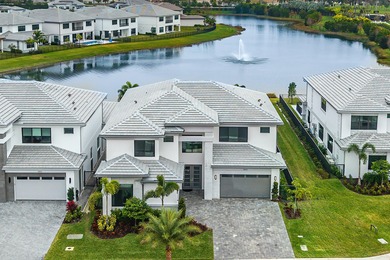 (private lake, pond, coastal) Home For Sale in Palm Beach Gardens Florida