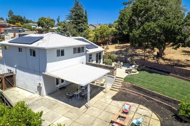 Charming Castro Valley home with Natural Beauty of a Back Yard - photo 4