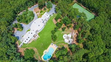 Introducing a breathtaking East Hampton contemporary sanctuary - photo 2