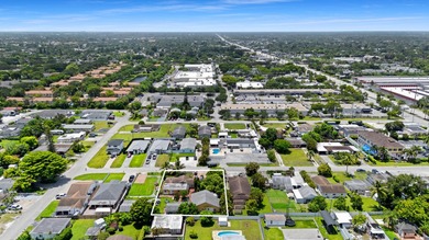 Located on an expansive lot, almost 14,000 sq ft, 4373 Venus Ave - photo 15
