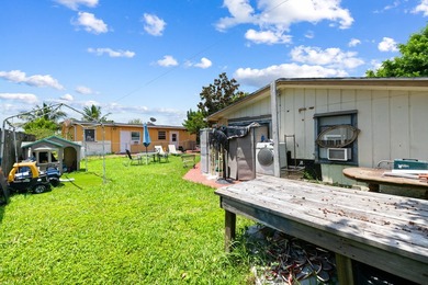 Located on an expansive lot, almost 14,000 sq ft, 4373 Venus Ave - photo 24