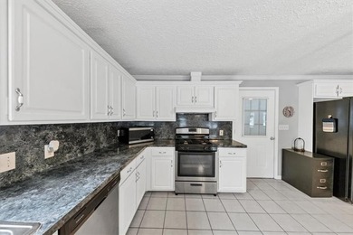 Located in the heart of downtown Acworth, this unique and - photo 25