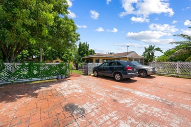 Located on an expansive lot, almost 14,000 sq ft, 4373 Venus Ave - photo 25