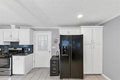 Located in the heart of downtown Acworth, this unique and - photo 28