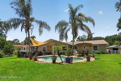 Welcome home to this beautifully maintained property featuring a - photo 3
