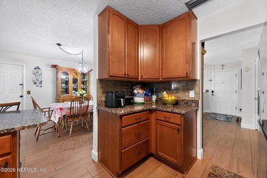 Welcome home to this beautifully maintained property featuring a - photo 10