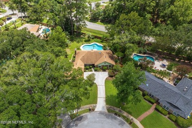 Updated brick 4-bedroom, 2.5-bathroom pool home on a cul-de-sac - photo 2
