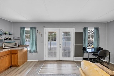 Located in the heart of downtown Acworth, this unique and - photo 44
